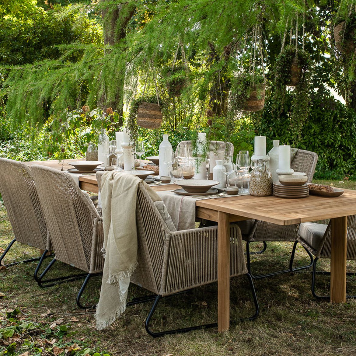 Espace repas - tables d'exterieur, fauteuils d'exterieur, chaises d'exterieur, mobilier de jardin, mobilier d'exterieur - Schilliger