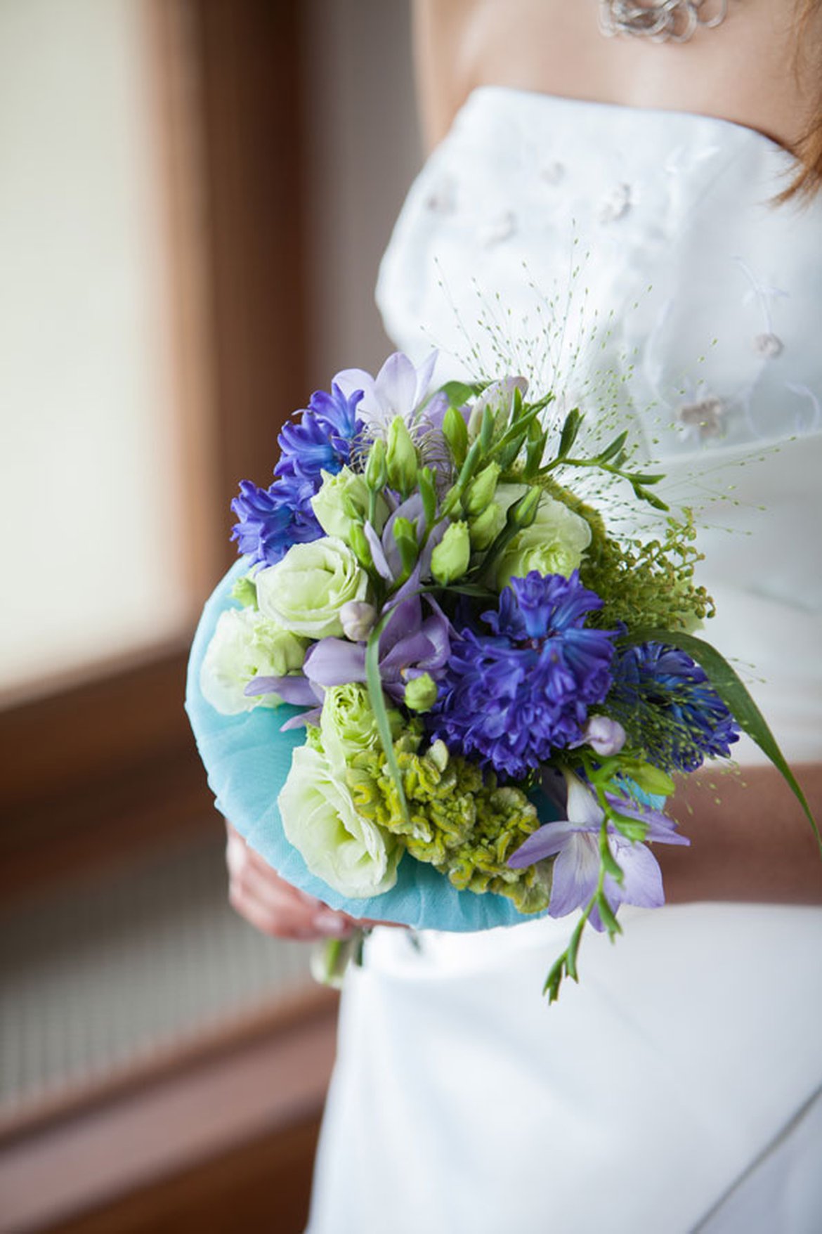 Bouquet mariée freesias et jacinthes