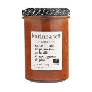 KARINE & JEFF  Sauce tomate au parmesan, au basilic et aux pignons de pin  200gr